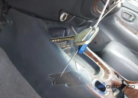 2004 Toyota Tundra Limited V8 from USA, damaged, VIN 5TBET38164S447911